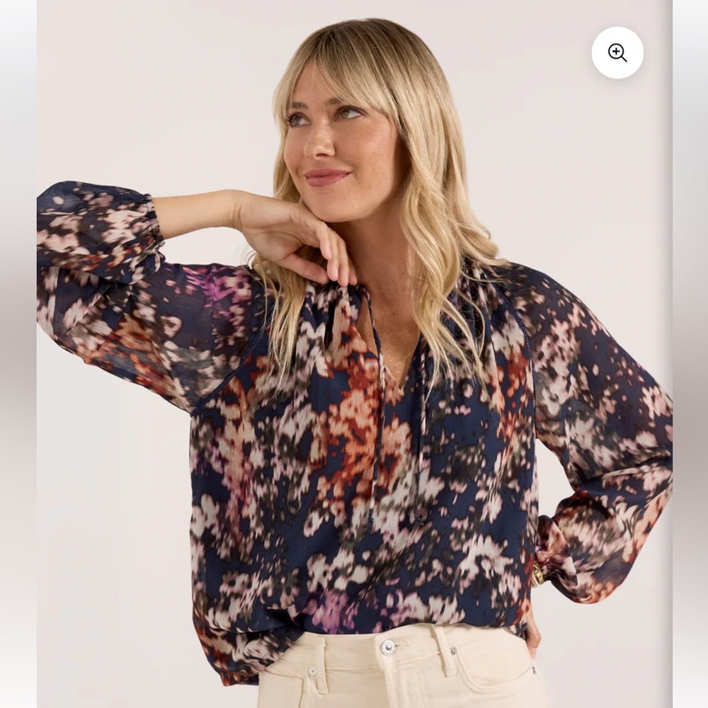 Evereve Navy and Pink Floral Blouse